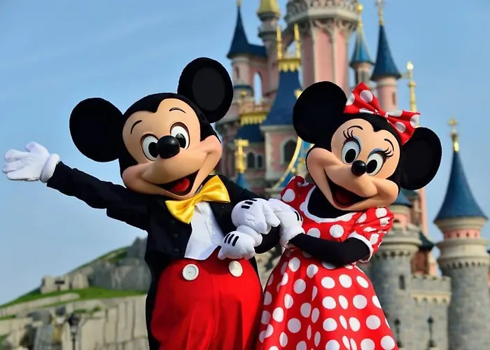 L\'Olivier Centre Ville Parking Disneyland 4 Personnes Et 1 Bebe